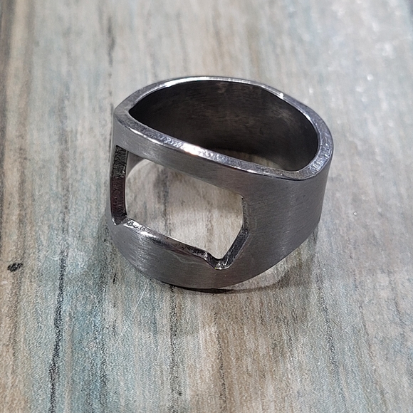 Bottle Opener Ring. - Picture 4 of 4